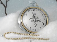   7art Silver Snow Clock screensaver